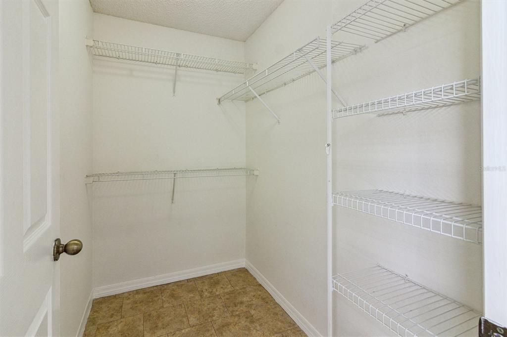 For Rent: $1,550 (2 beds, 2 baths, 975 Square Feet)