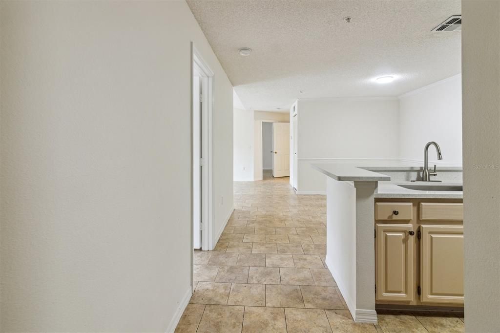 For Rent: $1,550 (2 beds, 2 baths, 975 Square Feet)
