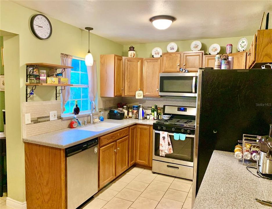 For Sale: $319,900 (3 beds, 2 baths, 1542 Square Feet)