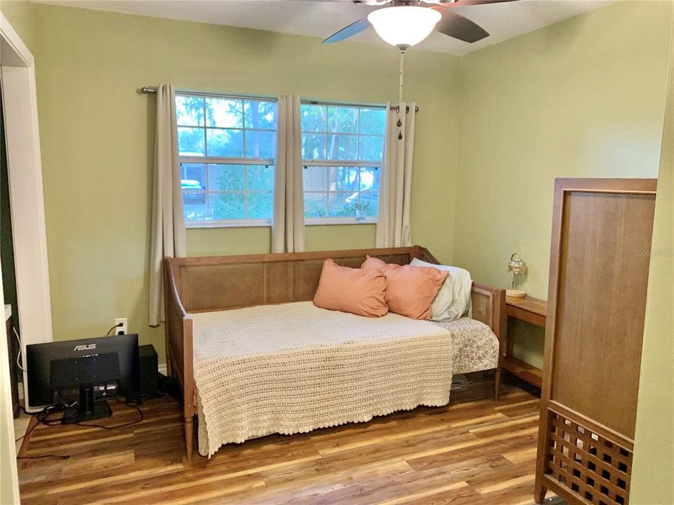 For Sale: $319,900 (3 beds, 2 baths, 1542 Square Feet)