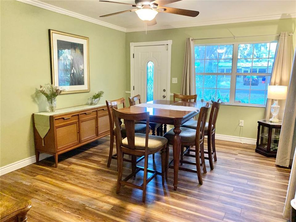 For Sale: $319,900 (3 beds, 2 baths, 1542 Square Feet)