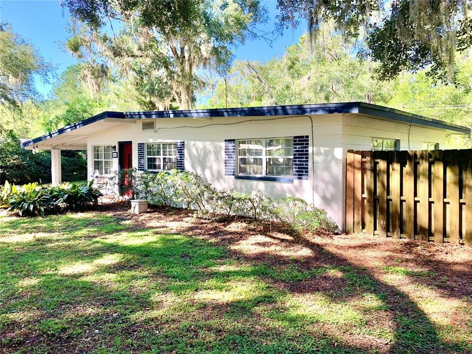 For Sale: $319,900 (3 beds, 2 baths, 1542 Square Feet)