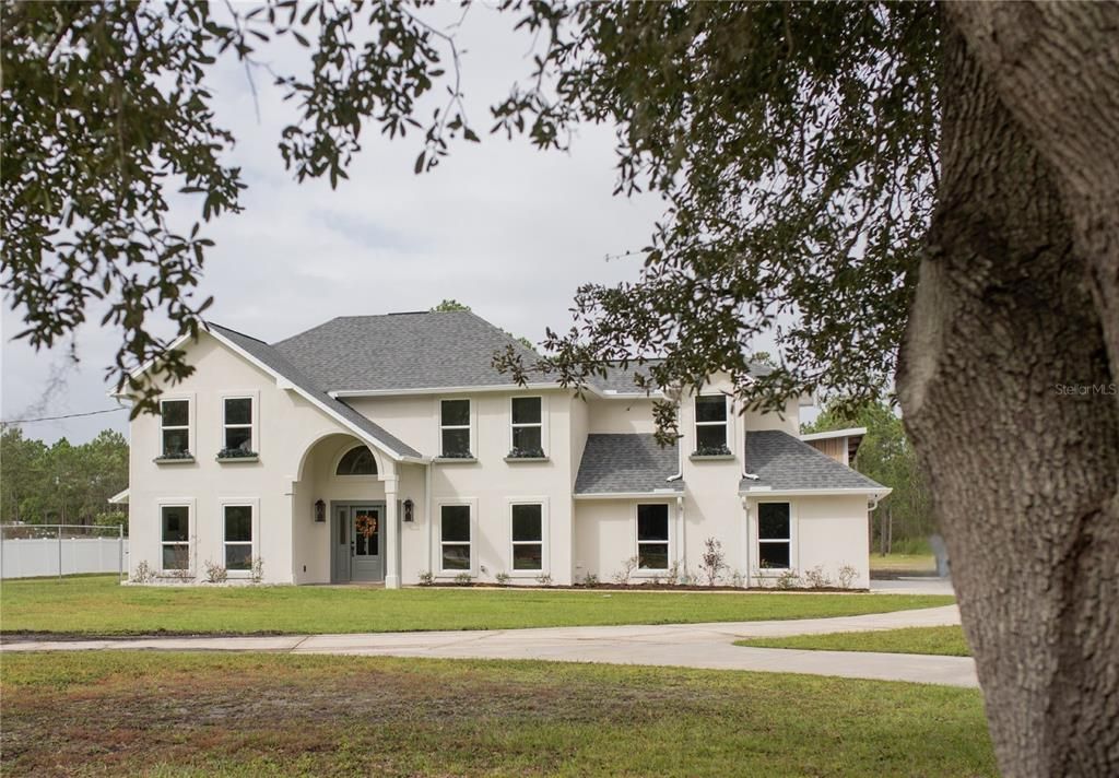 For Sale: $998,000 (5 beds, 3 baths, 2852 Square Feet)