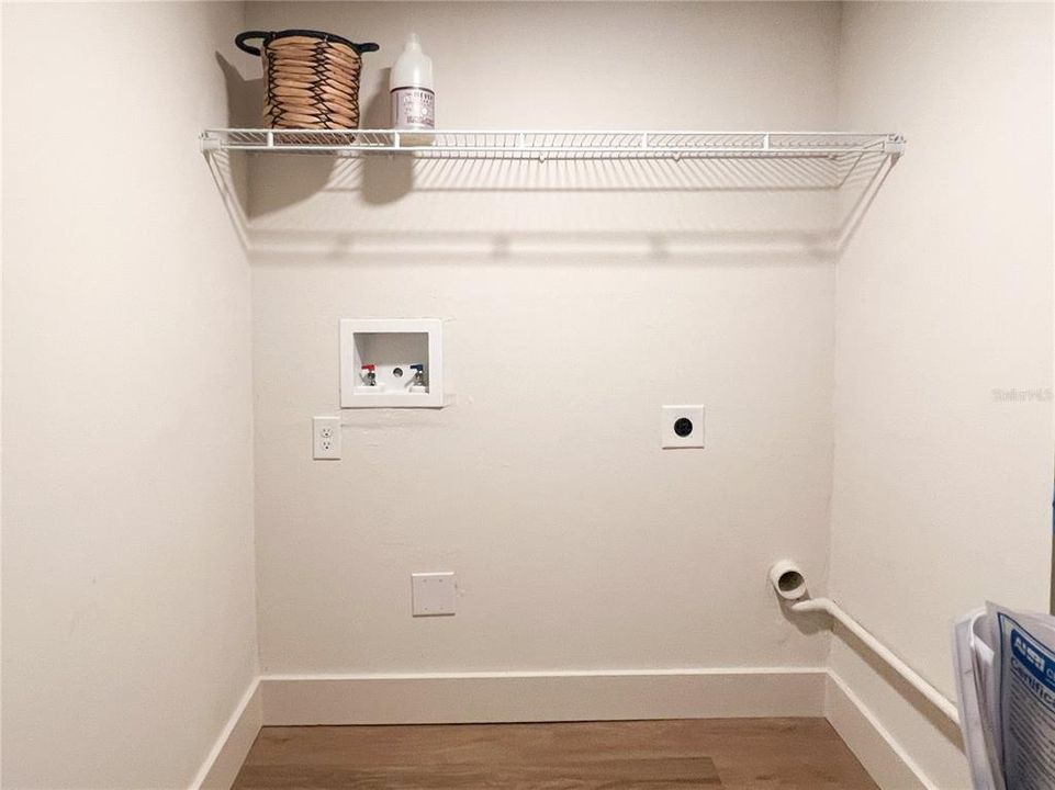 For Sale: $998,000 (5 beds, 3 baths, 2852 Square Feet)