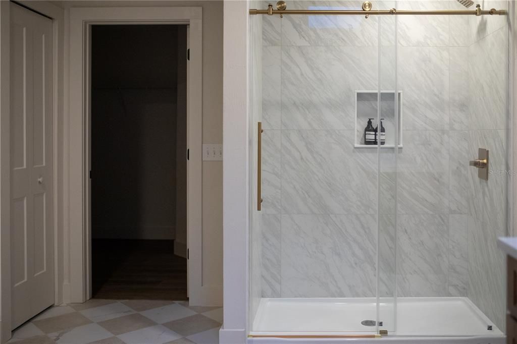 For Sale: $998,000 (5 beds, 3 baths, 2852 Square Feet)