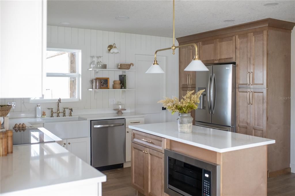 For Sale: $998,000 (5 beds, 3 baths, 2852 Square Feet)