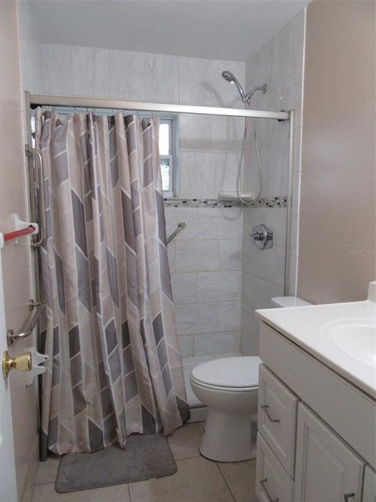 待售: $215,000 (3 贝兹, 1 浴室, 1000 平方英尺)