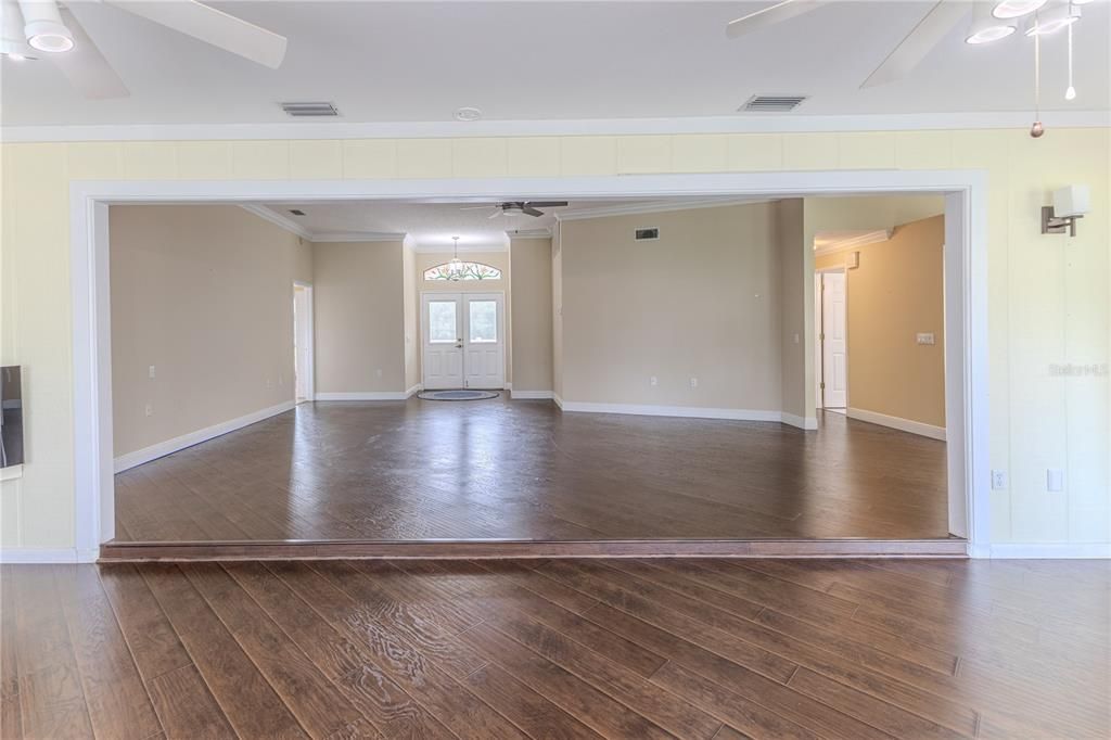 For Sale: $375,000 (3 beds, 2 baths, 2064 Square Feet)