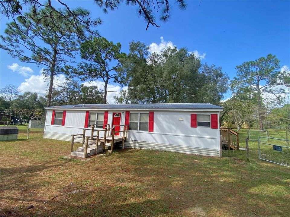 Recently Sold: $185,000 (3 beds, 2 baths, 1404 Square Feet)
