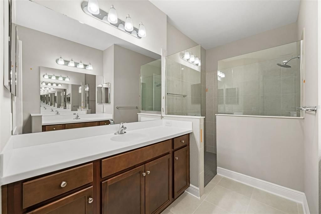 For Rent: $3,000 (3 beds, 2 baths, 1829 Square Feet)