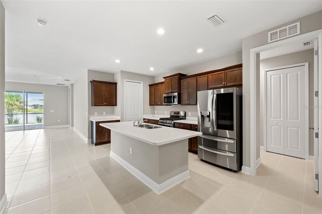 For Rent: $3,000 (3 beds, 2 baths, 1829 Square Feet)