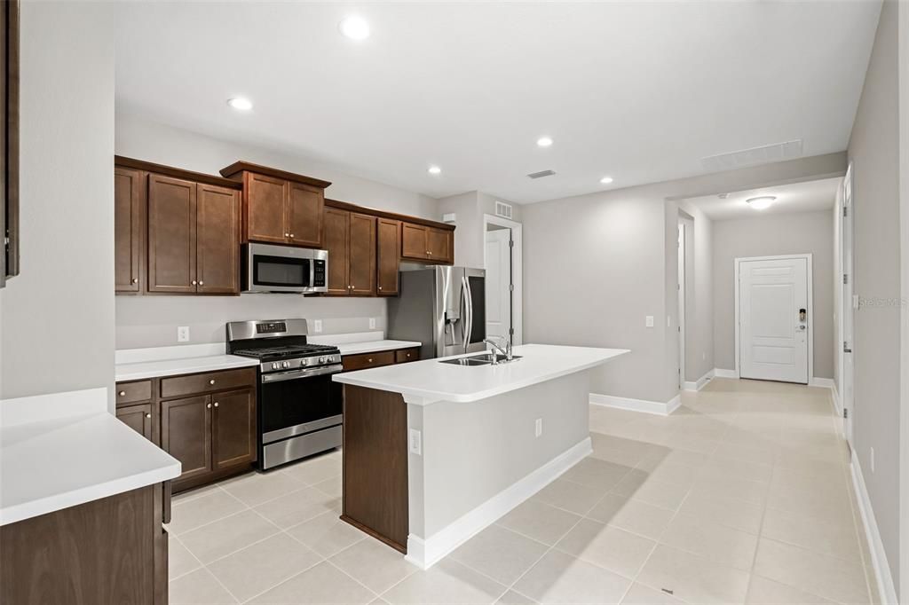 For Rent: $3,000 (3 beds, 2 baths, 1829 Square Feet)