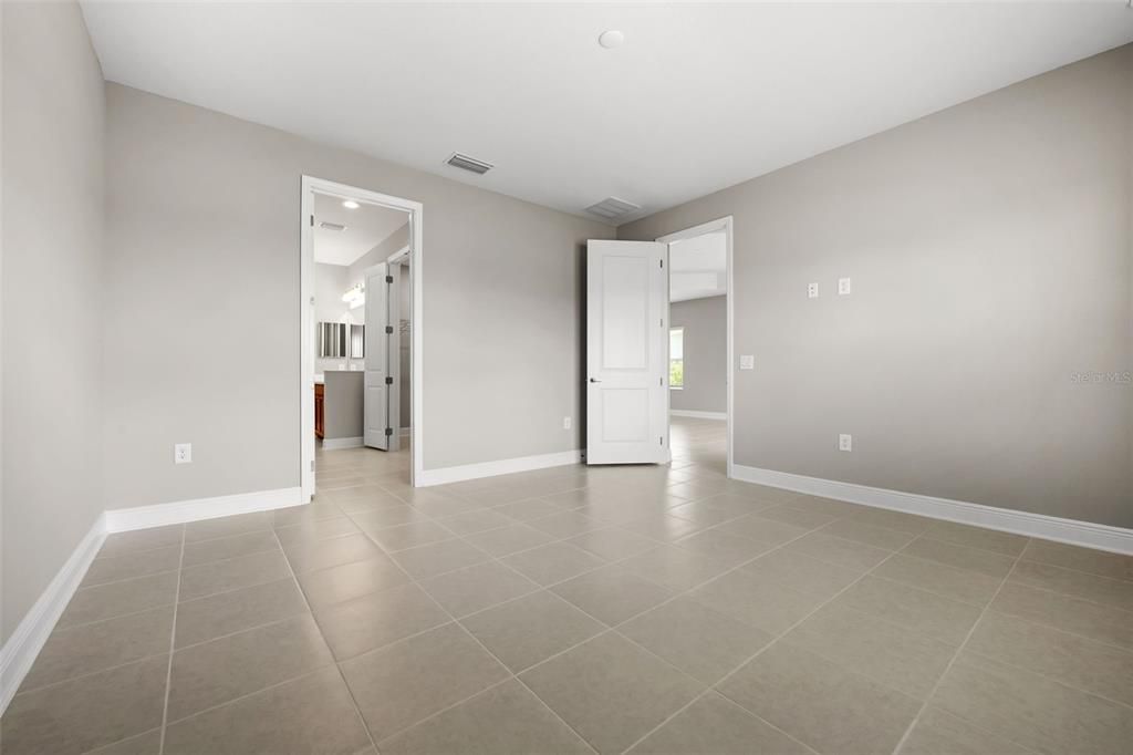 For Rent: $3,000 (3 beds, 2 baths, 1829 Square Feet)