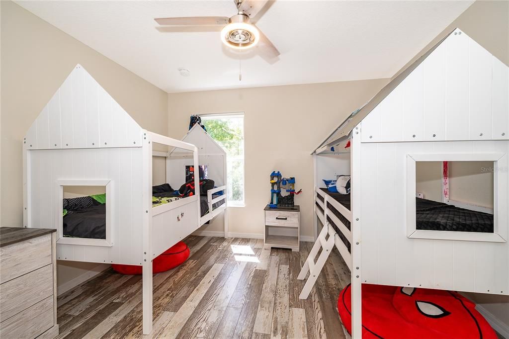 待售: $615,000 (5 贝兹, 4 浴室, 3389 平方英尺)