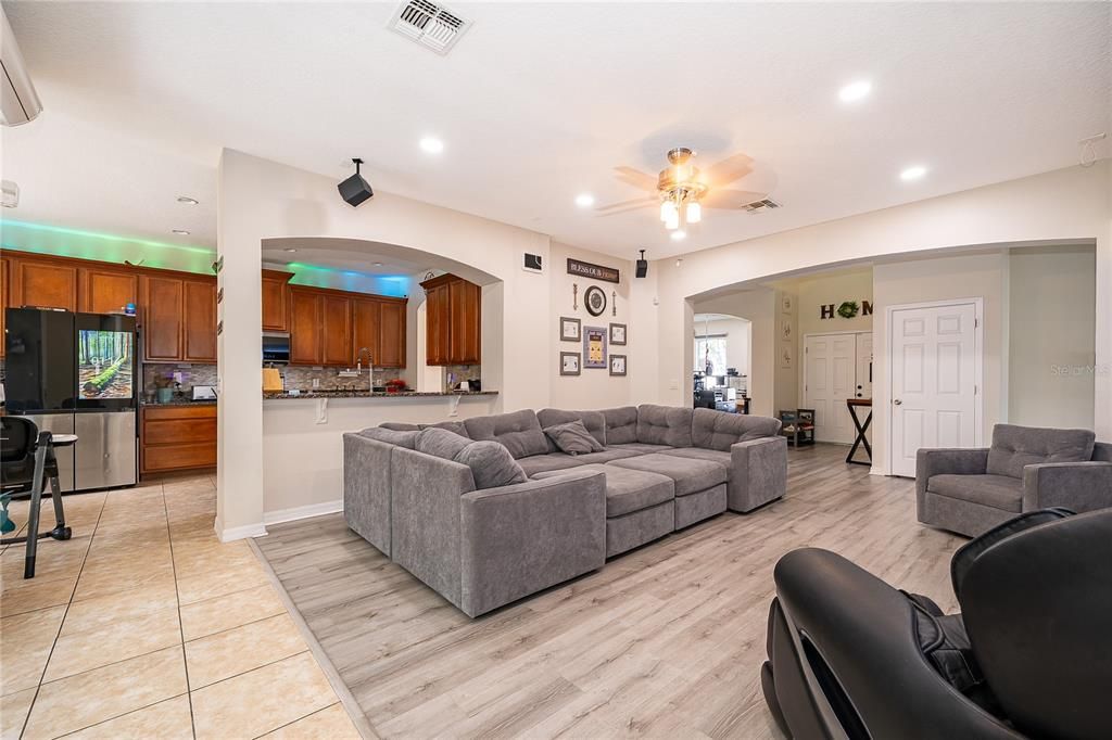 待售: $615,000 (5 贝兹, 4 浴室, 3389 平方英尺)