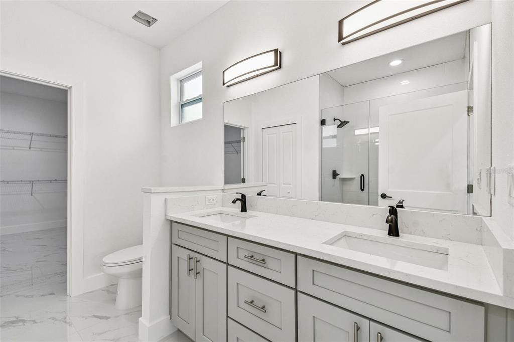 合同活跃: $319,900 (3 贝兹, 2 浴室, 1600 平方英尺)