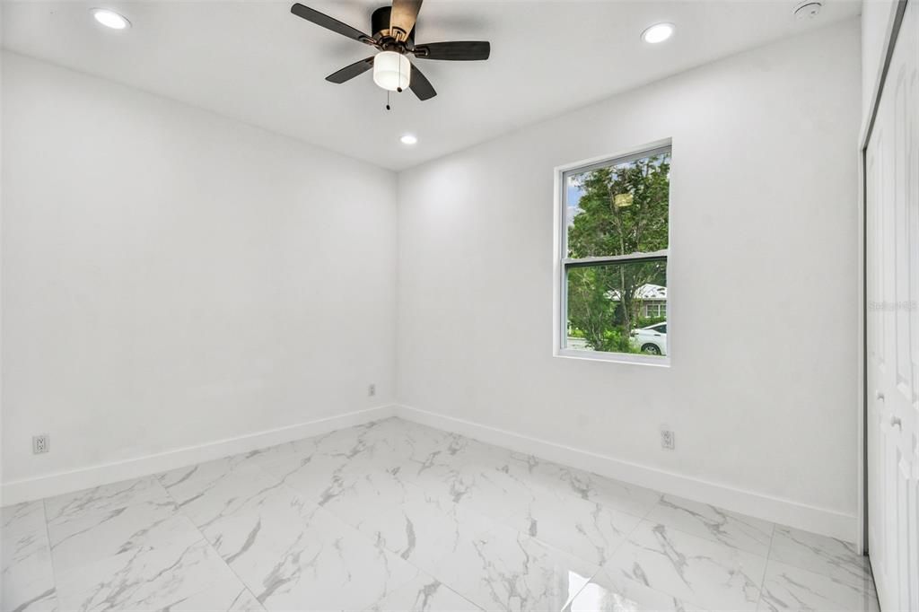 合同活跃: $319,900 (3 贝兹, 2 浴室, 1600 平方英尺)