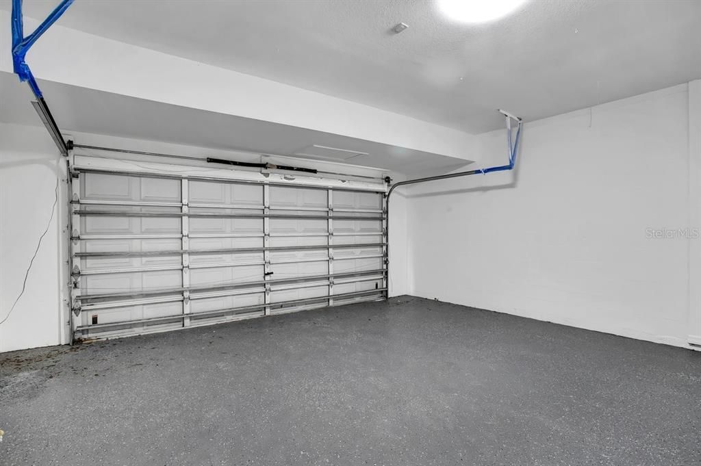 合同活跃: $450,000 (4 贝兹, 2 浴室, 2251 平方英尺)