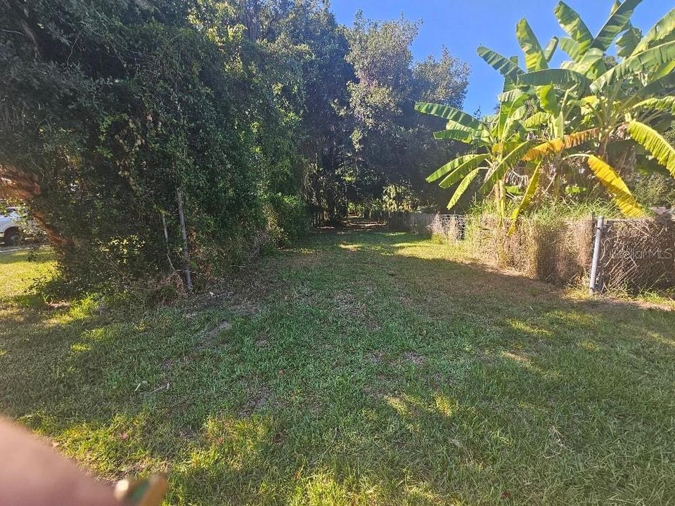 На продажу: $235,000 (1.21 acres)