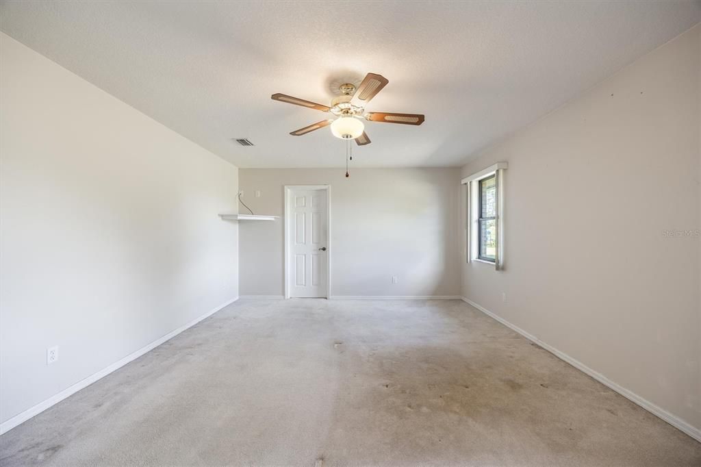 En Venta: $350,000 (3 camas, 2 baños, 1998 Pies cuadrados)