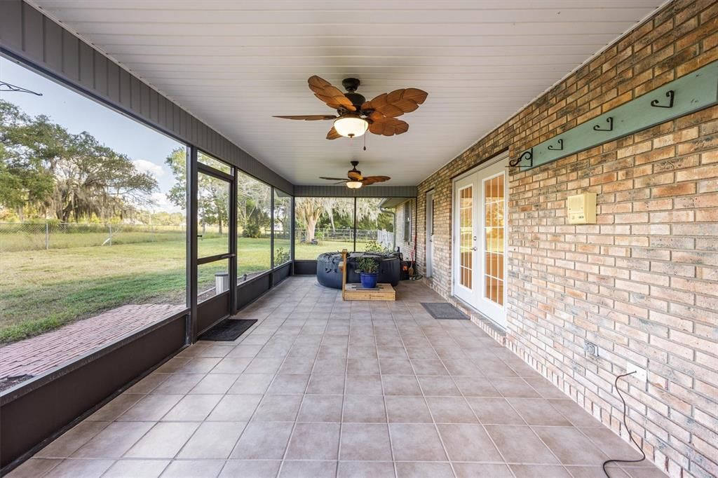 En Venta: $350,000 (3 camas, 2 baños, 1998 Pies cuadrados)