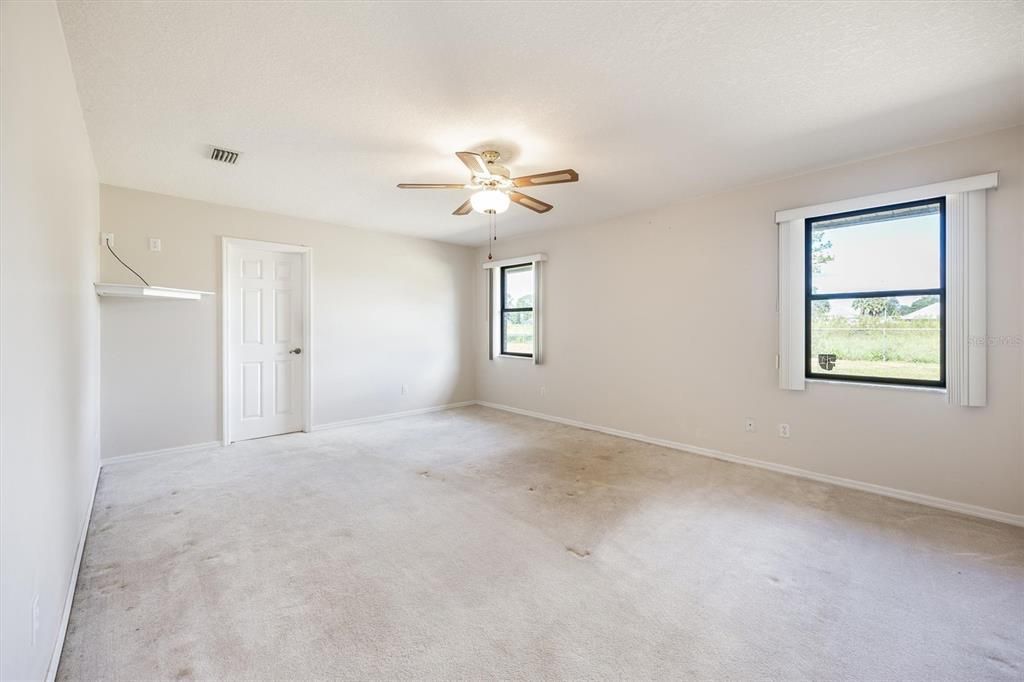 En Venta: $350,000 (3 camas, 2 baños, 1998 Pies cuadrados)