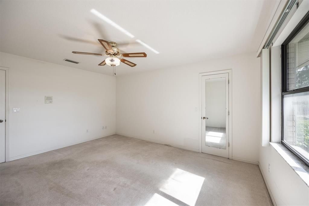 En Venta: $350,000 (3 camas, 2 baños, 1998 Pies cuadrados)