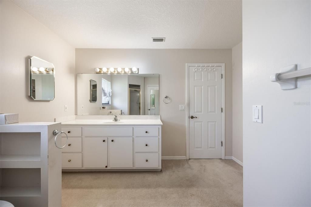 En Venta: $350,000 (3 camas, 2 baños, 1998 Pies cuadrados)