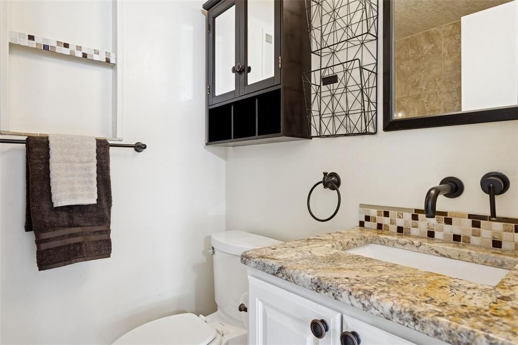 Active With Contract: $400,000 (3 beds, 2 baths, 1250 Square Feet)