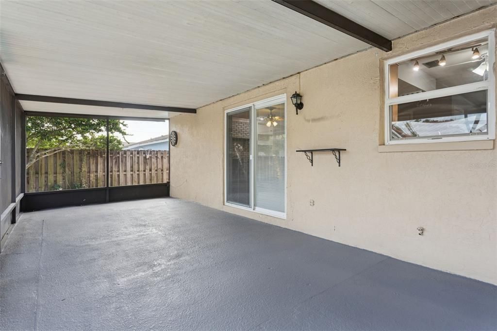 Active With Contract: $400,000 (3 beds, 2 baths, 1250 Square Feet)