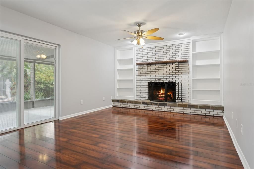 Active With Contract: $400,000 (3 beds, 2 baths, 1250 Square Feet)