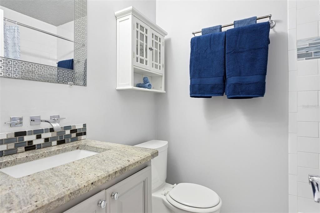 Active With Contract: $400,000 (3 beds, 2 baths, 1250 Square Feet)