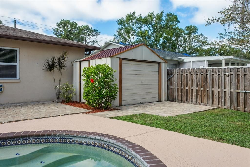 Active With Contract: $400,000 (3 beds, 2 baths, 1250 Square Feet)