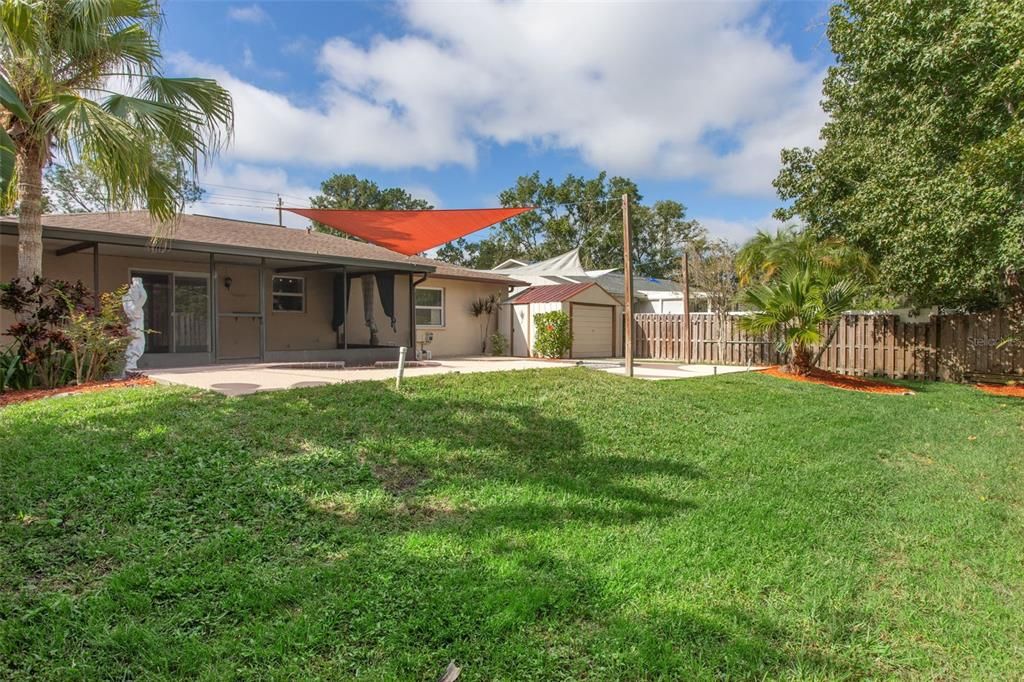 Active With Contract: $400,000 (3 beds, 2 baths, 1250 Square Feet)