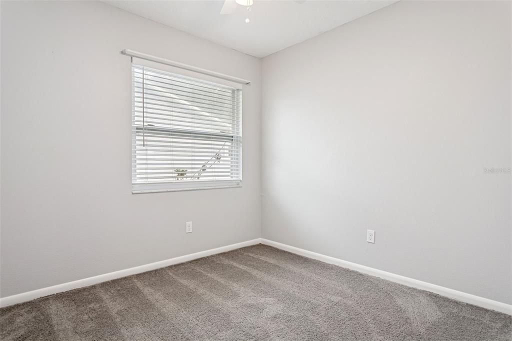 Active With Contract: $400,000 (3 beds, 2 baths, 1250 Square Feet)