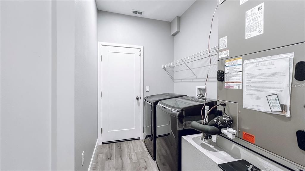 出租: $2,750 (4 贝兹, 3 浴室, 1938 平方英尺)