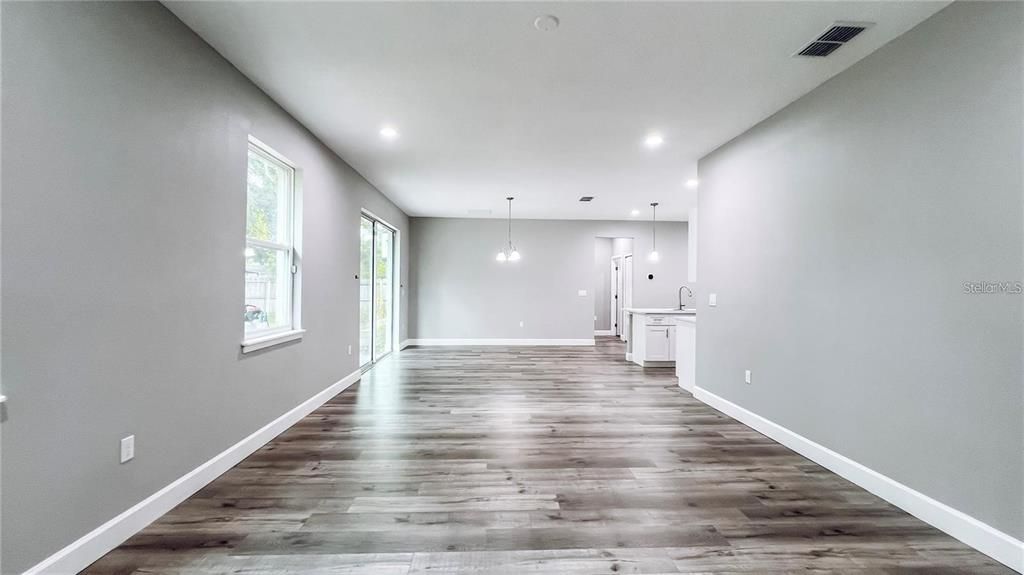 出租: $2,750 (4 贝兹, 3 浴室, 1938 平方英尺)