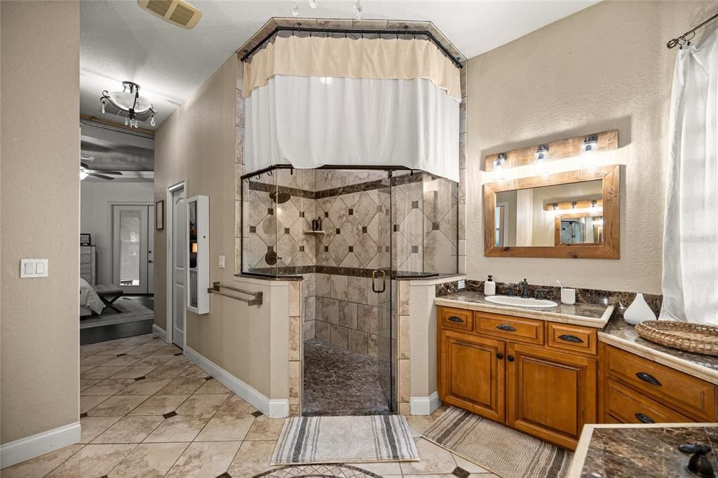 待售: $437,900 (3 贝兹, 2 浴室, 2206 平方英尺)