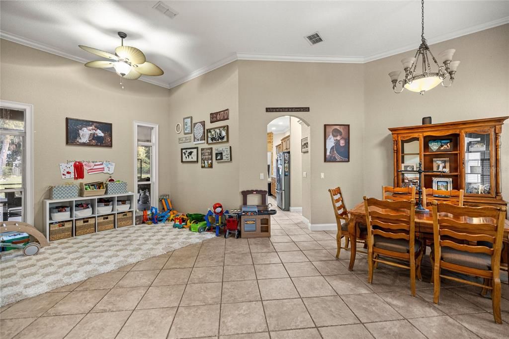 待售: $437,900 (3 贝兹, 2 浴室, 2206 平方英尺)