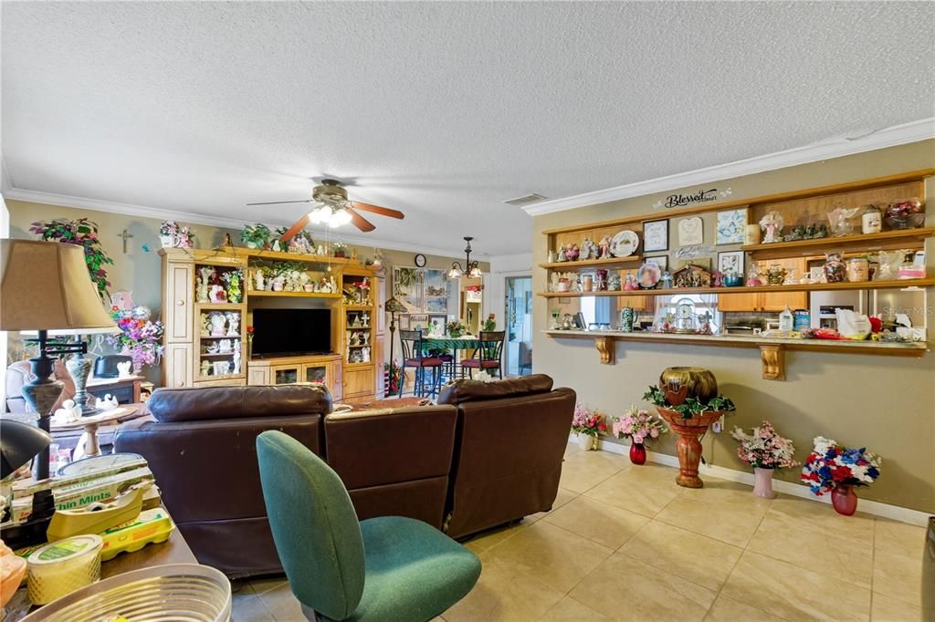 合同活跃: $219,900 (3 贝兹, 2 浴室, 1478 平方英尺)