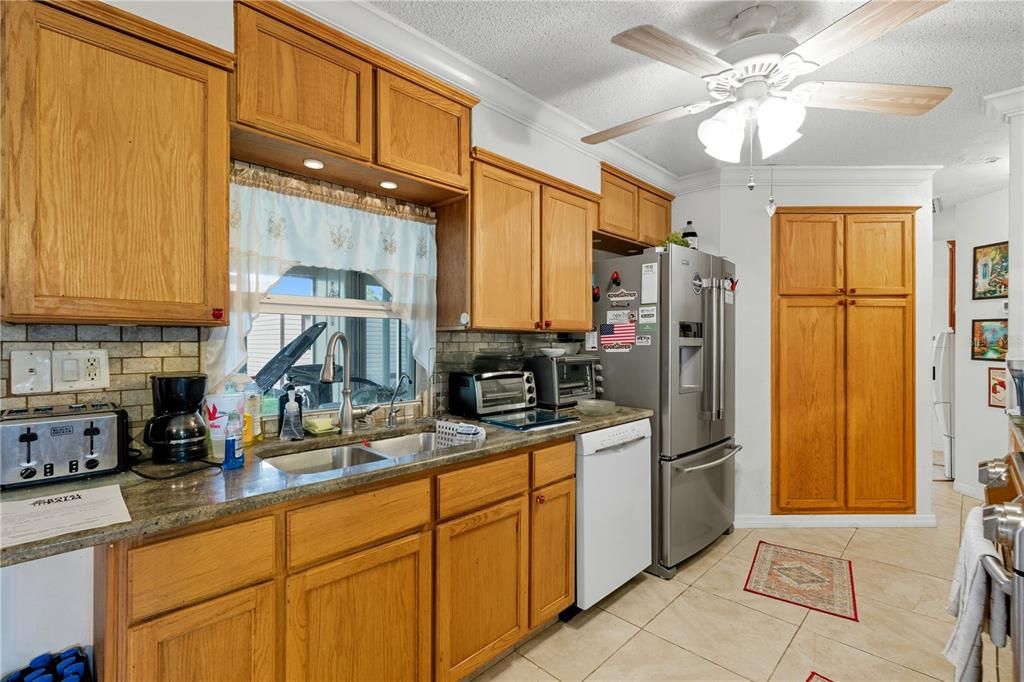 合同活跃: $219,900 (3 贝兹, 2 浴室, 1478 平方英尺)