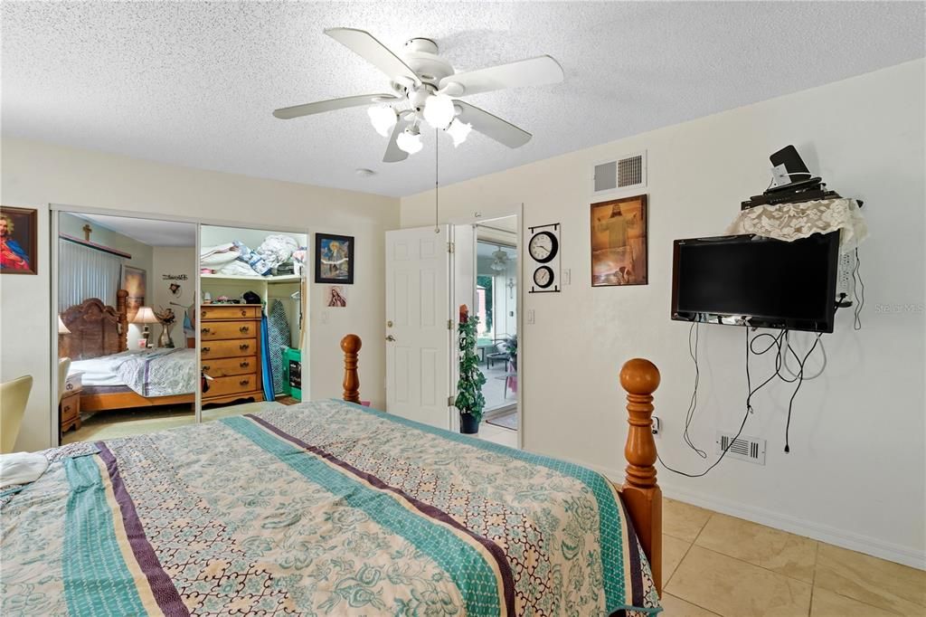 合同活跃: $219,900 (3 贝兹, 2 浴室, 1478 平方英尺)