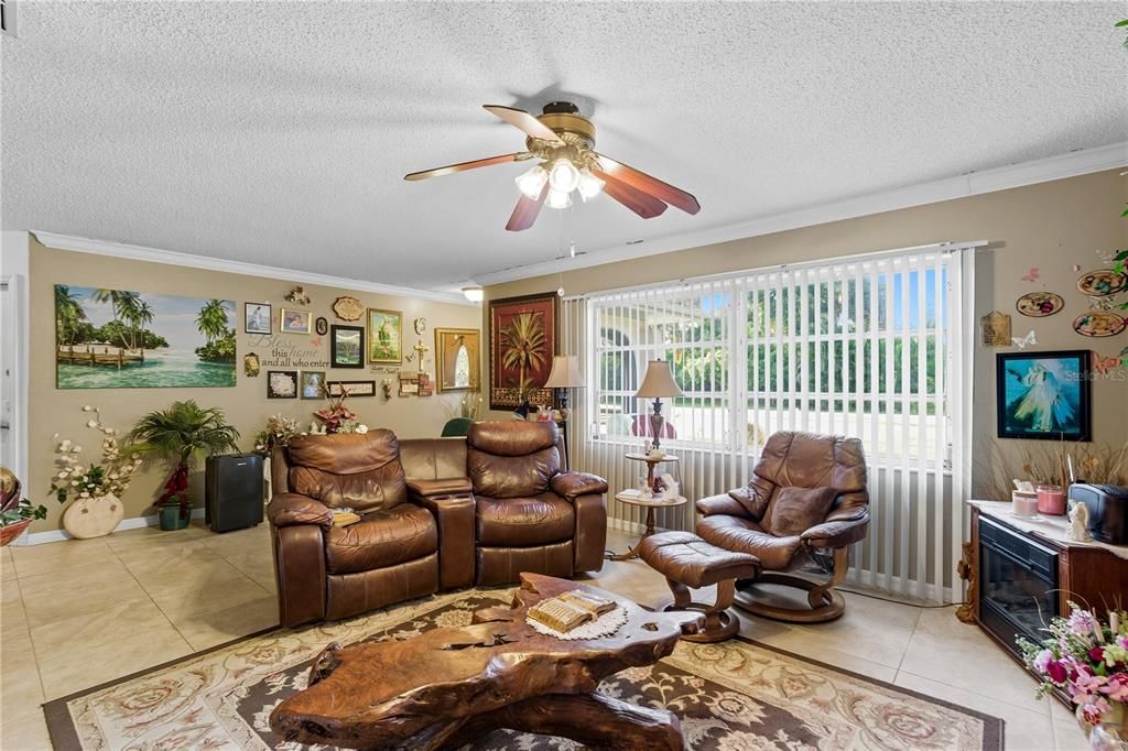 合同活跃: $219,900 (3 贝兹, 2 浴室, 1478 平方英尺)