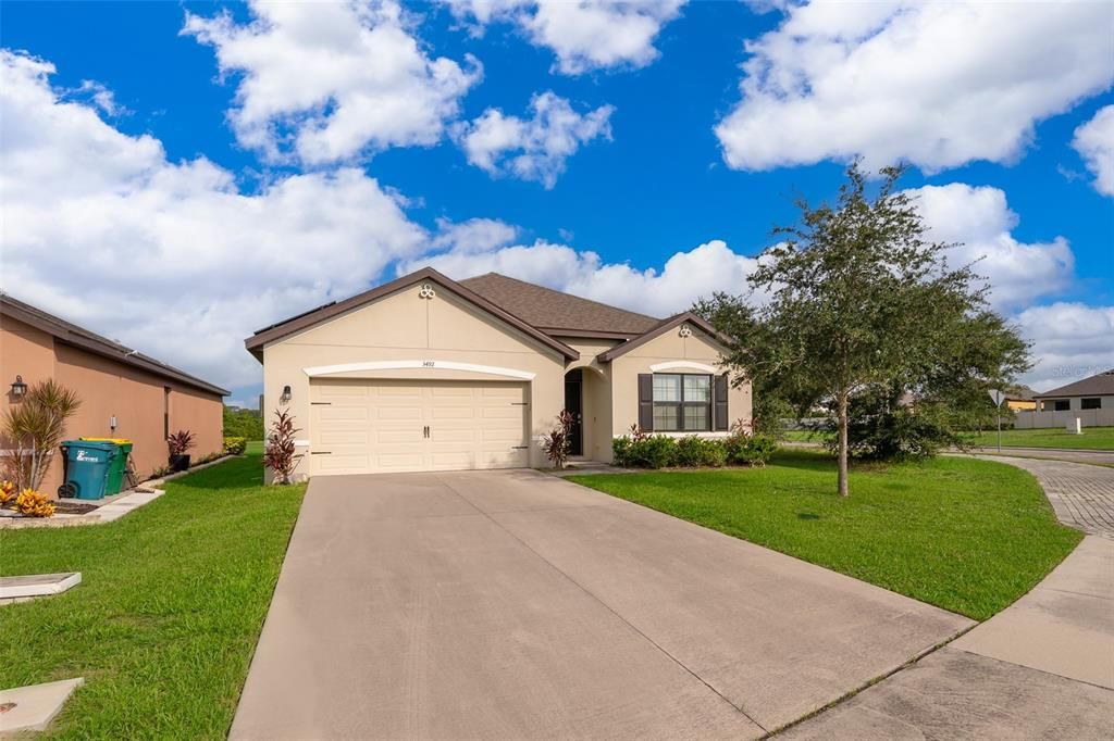 На продажу: $369,990 (4 спален, 2 ванн, 1830 Квадратных фут)