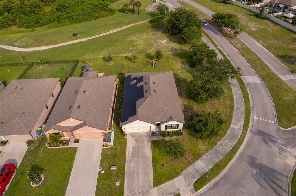 На продажу: $369,990 (4 спален, 2 ванн, 1830 Квадратных фут)