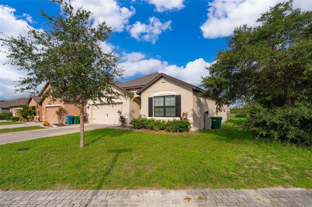 На продажу: $369,990 (4 спален, 2 ванн, 1830 Квадратных фут)