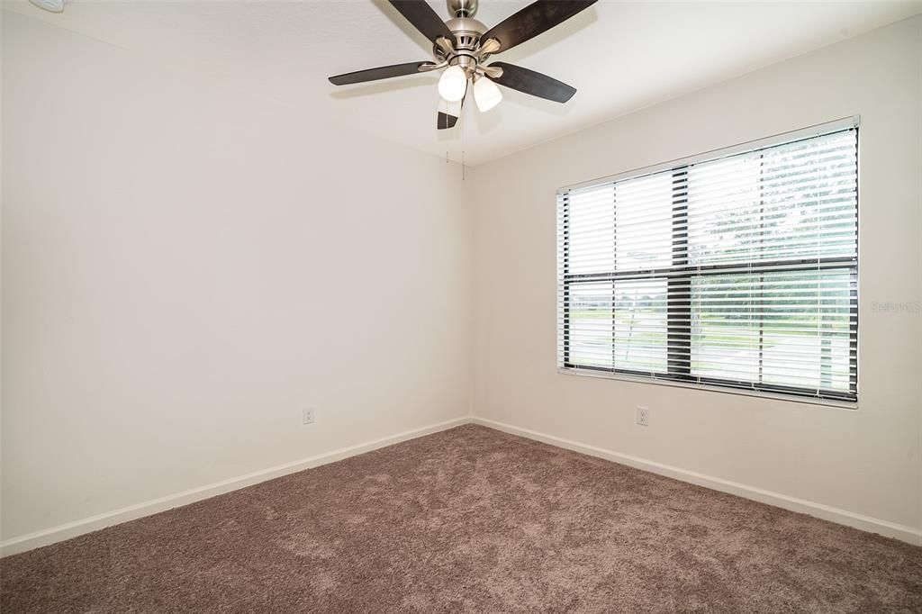 На продажу: $369,990 (4 спален, 2 ванн, 1830 Квадратных фут)