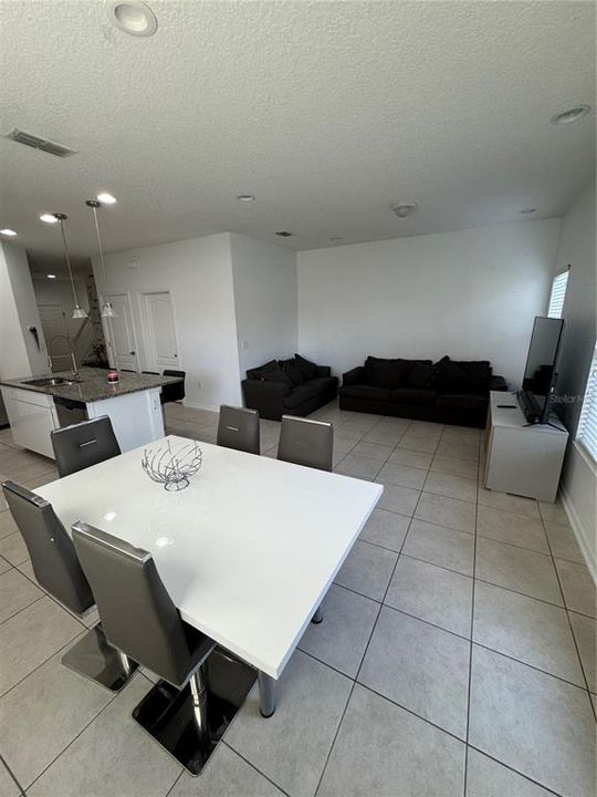 Active With Contract: $2,650 (3 beds, 2 baths, 1850 Square Feet)