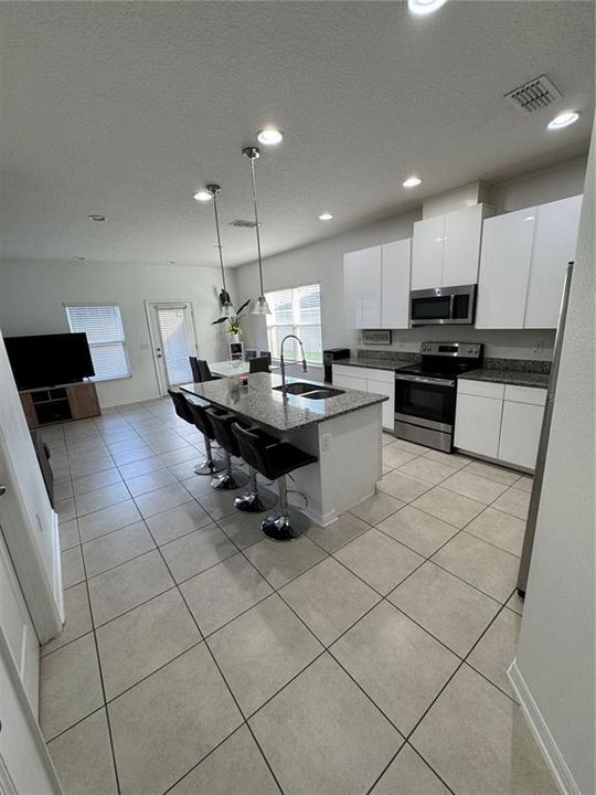 Active With Contract: $2,650 (3 beds, 2 baths, 1850 Square Feet)