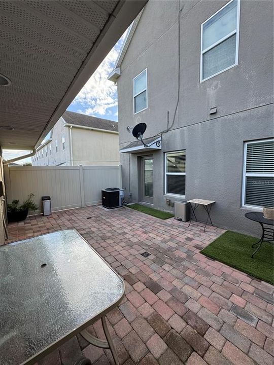 Active With Contract: $2,650 (3 beds, 2 baths, 1850 Square Feet)